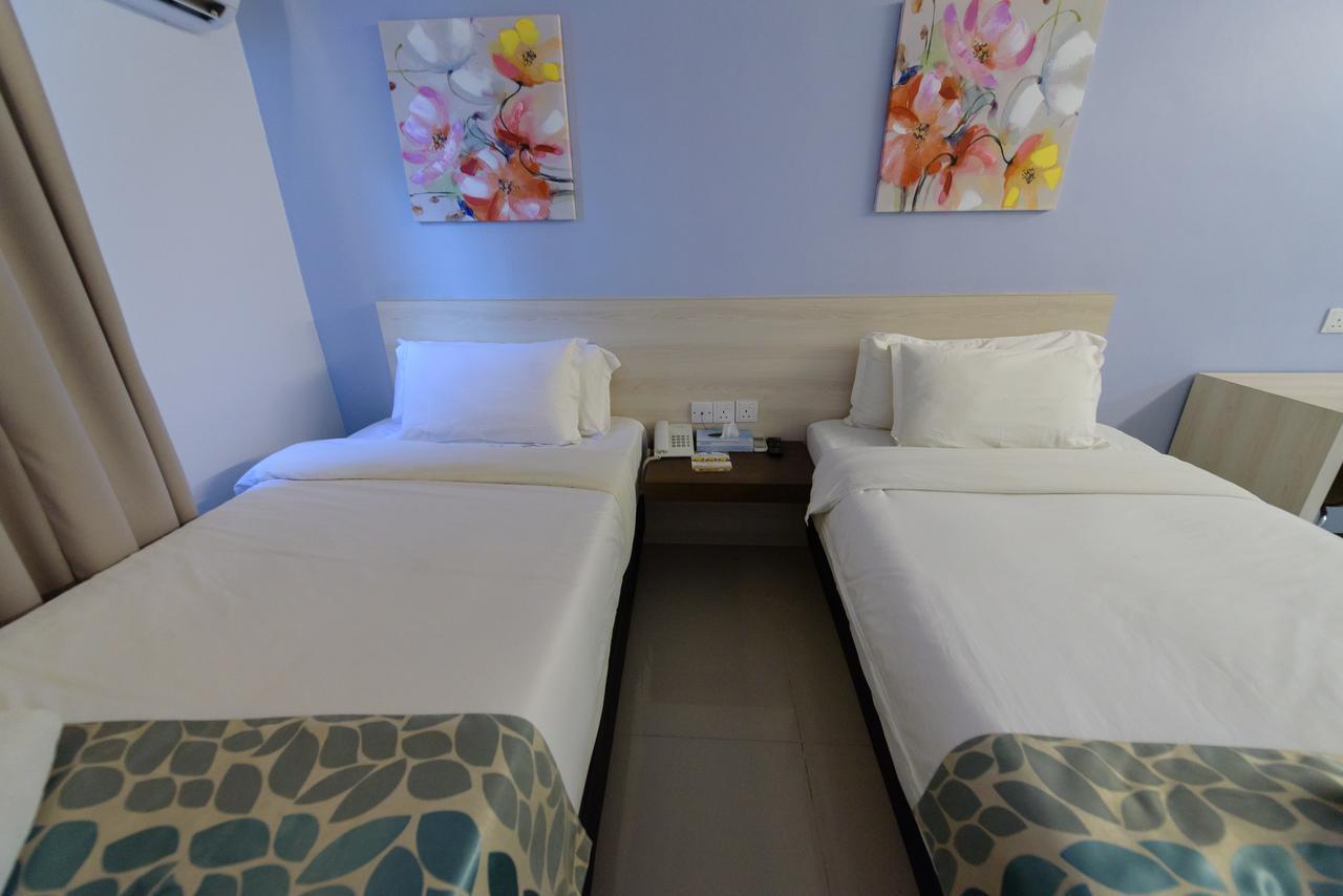 Samudra Hotel Kuching Kültér fotó