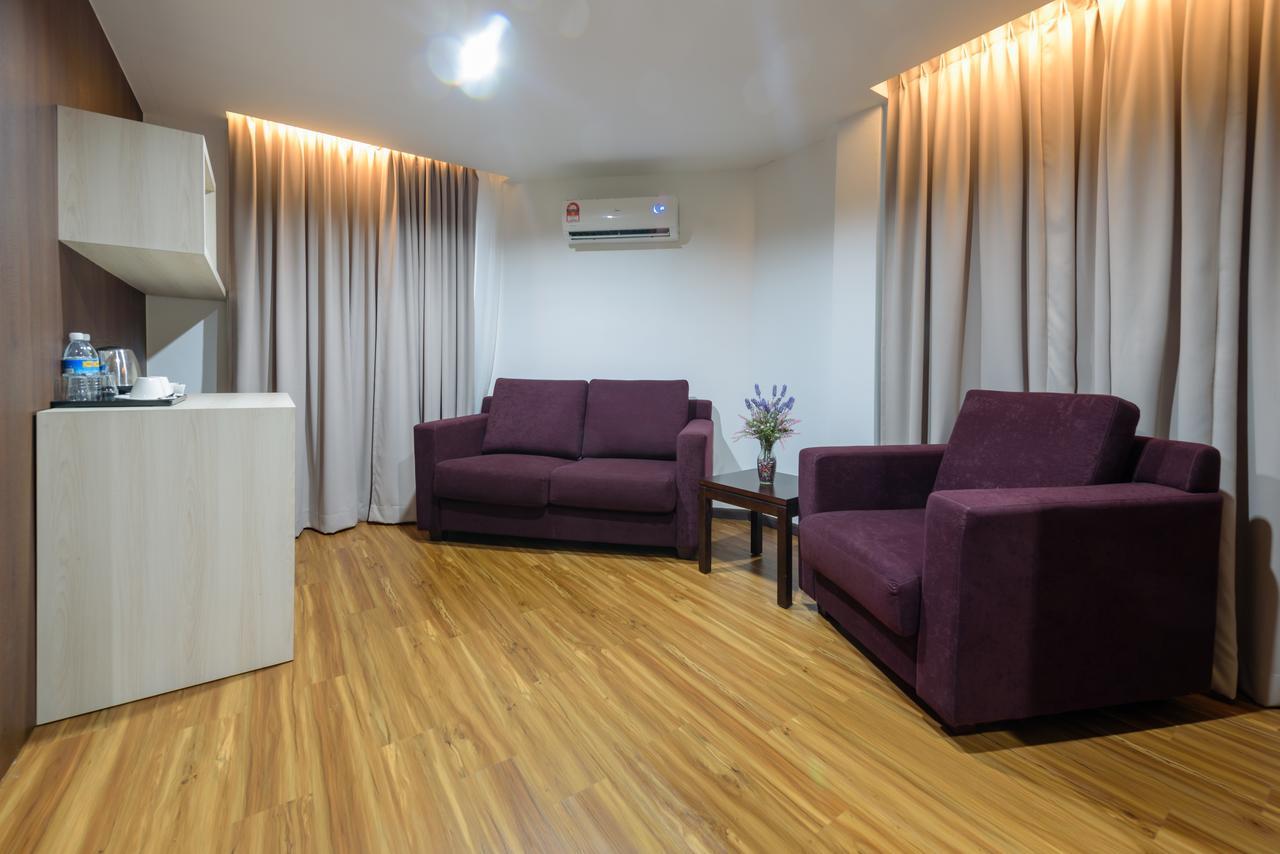 Samudra Hotel Kuching Kültér fotó